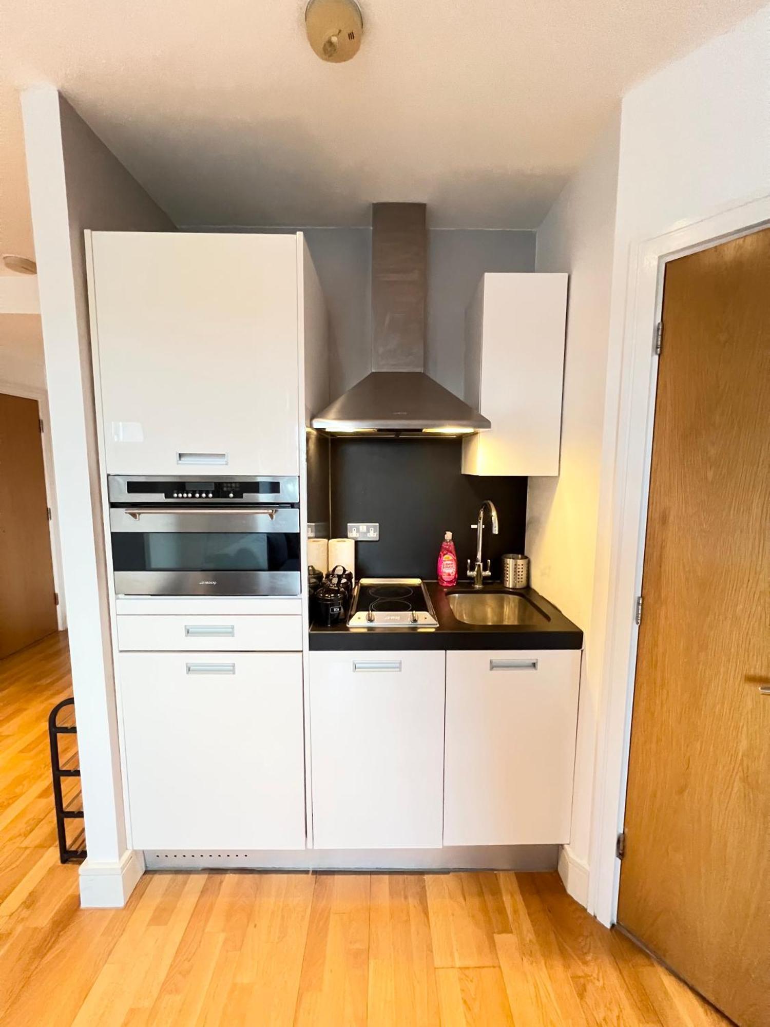 Stylish Flat In Heart Of Clapham Appartamento Londra
